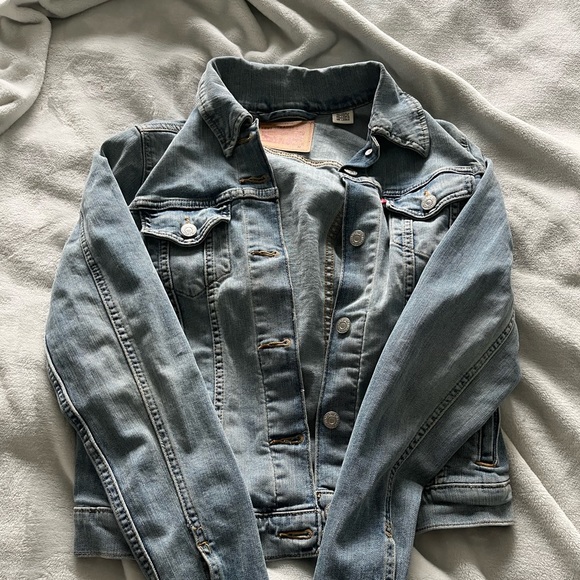 Levi’s Mid Wash Jean Jacket